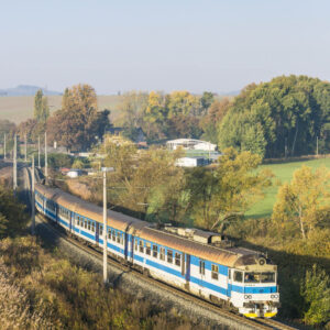Kalendář nástěnný "Moderní trakce" 2027 /vertikální/